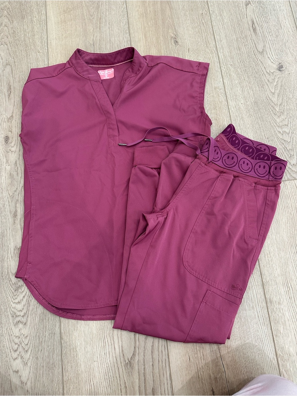 Women’s Berry Jogger Pants in Deep Magenta